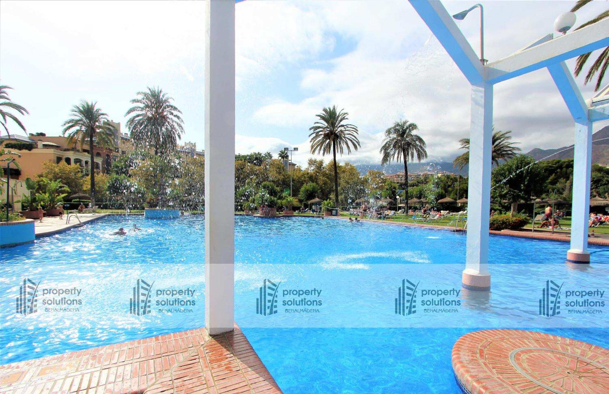 Benalbeach 1010 - Vista Al Mar - Piscina Todo El Ano - Primera Linea De Playa Benalmadena Bagian luar foto