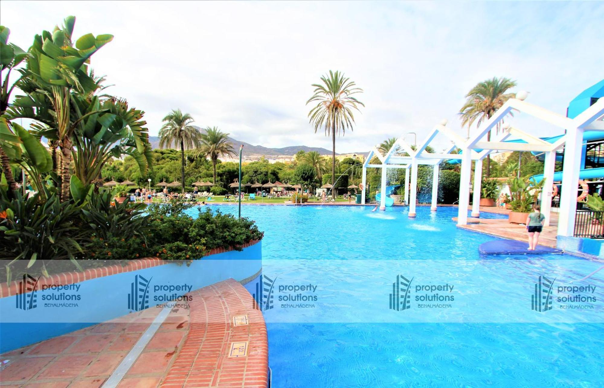 Benalbeach 1010 - Vista Al Mar - Piscina Todo El Ano - Primera Linea De Playa Benalmadena Bagian luar foto